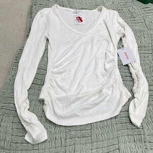 Good American Ruched V Neck White Long Sleeved Ribbed TShirt Size 1